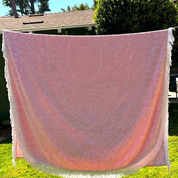 Beautiful Vintage Pink Chenille Twin Bedspread with White Fringe - Picture 8 of 12
